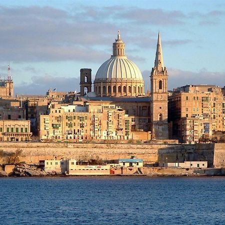 Apartment In Fort Cambridge With Pool Sliema Esterno foto