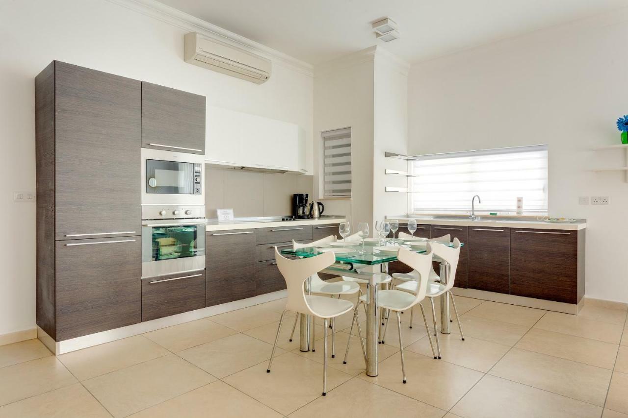 Apartment In Fort Cambridge With Pool Sliema Esterno foto