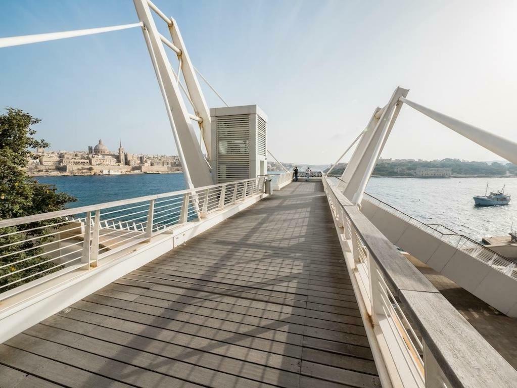 Apartment In Fort Cambridge With Pool Sliema Esterno foto