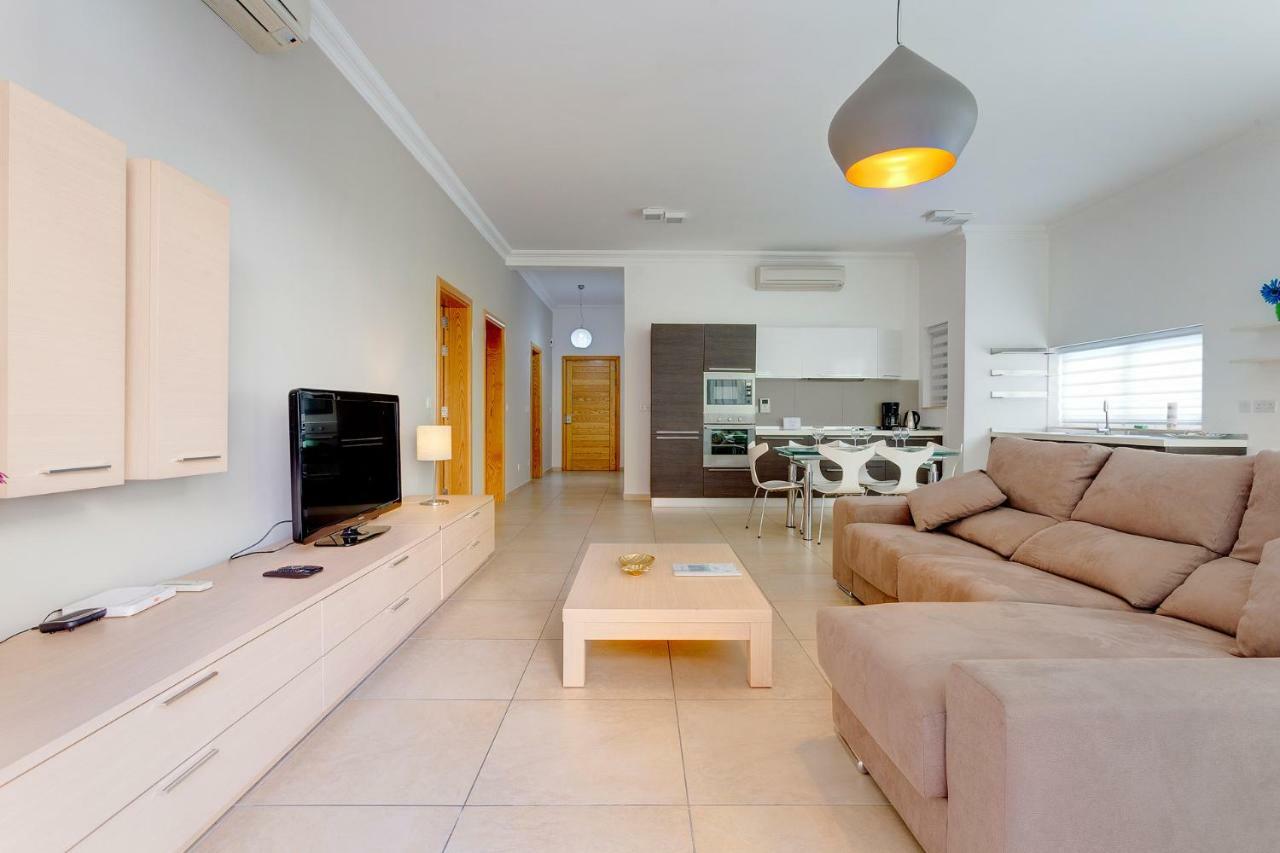 Apartment In Fort Cambridge With Pool Sliema Esterno foto