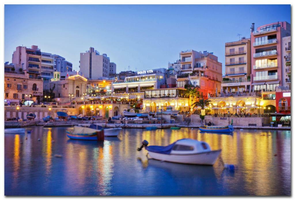 Apartment In Fort Cambridge With Pool Sliema Esterno foto